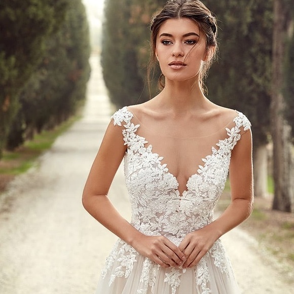 Eddy K 1226 Wedding Dress (fits like a 2) - Picture 2 of 8